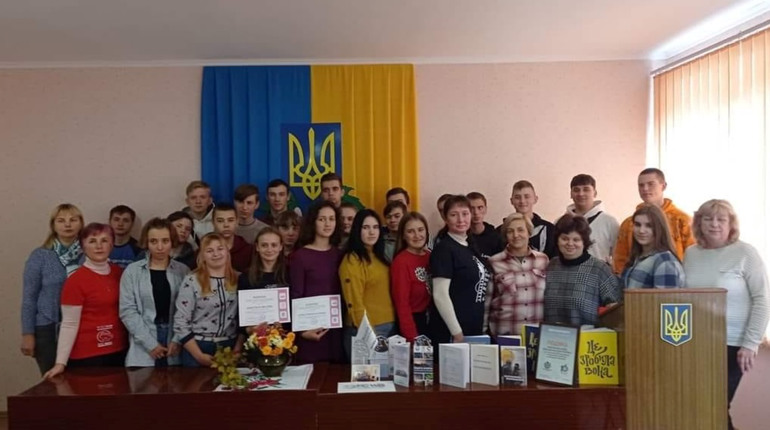 В Барському будівельному ліцеї презентували Вікіпроект "Faces of the War/Обличчя війни"