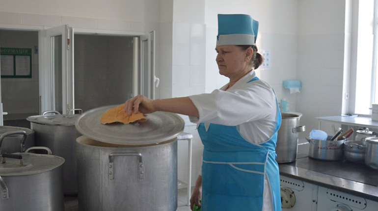 Корюківські медики збирають у селах овочі для харчування пацієнтів