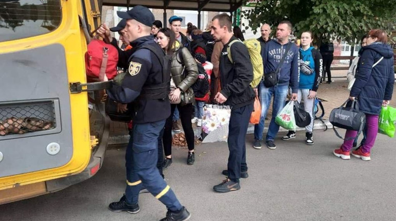 У Добропіллі продовжують евакуйовувати цивільне населення: як записатися?