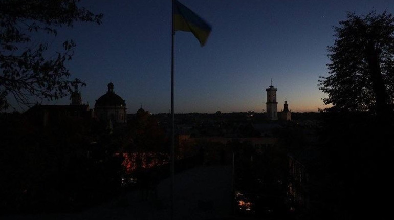 Три вибухи на Львівщині: повідомляють про проблеми з електропостачанням