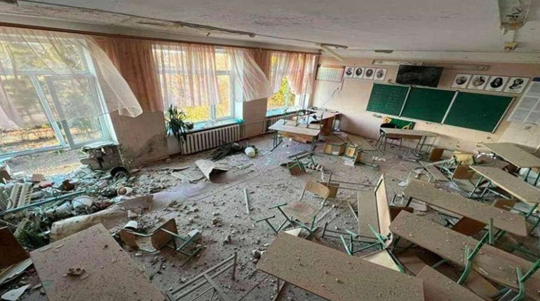 Окупанти завдали удар по Воздвижівці: знащена школа і приватні будинки