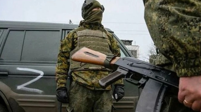 Мелітополець благав на колінах пропустити його матір через блок-пост у Василівці до лікарні