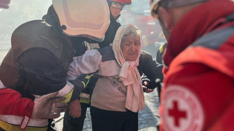 Атака України 17 жовтня: вибухи у Києві, Сумах, Одещині. Люди під завалами, Дніпро без світла