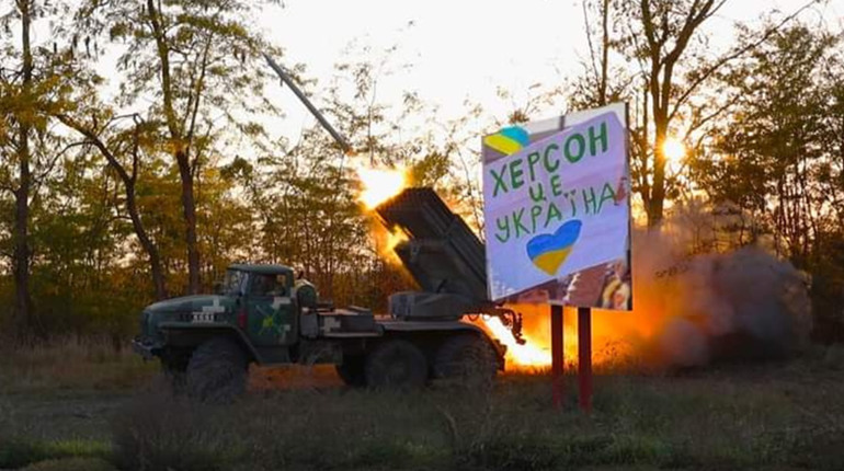Росіяни вивозять з Херсона зрадників