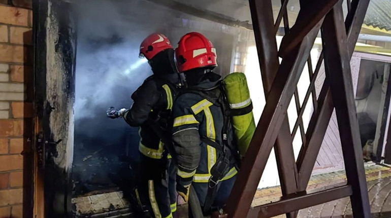 У Сарненському районі під час ліквідації пожежі рятувальники виявили мертву жінку