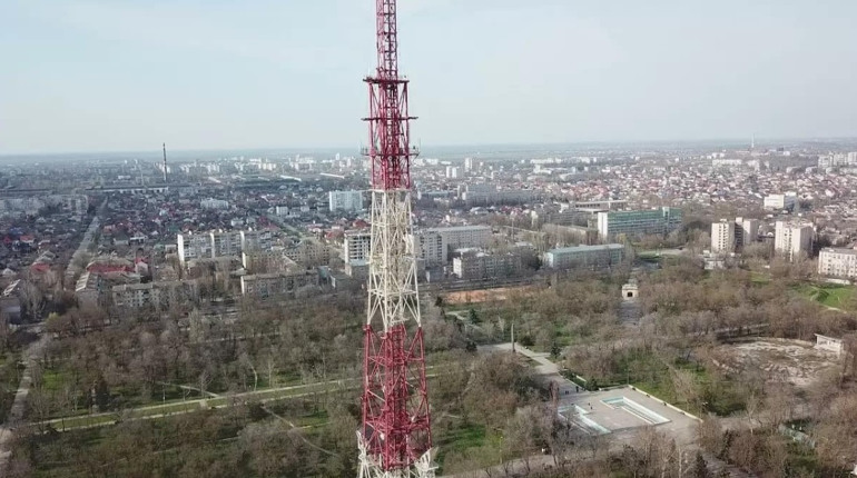 У Скадовськ масово "евакуюються" російські військові, а Херсон окупанти "відрізають" від зв'язку