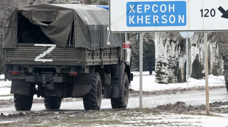 У Херсоні окупанти демонтували та вивезли телебачення: місто залишилось в інформаційному вакуумі