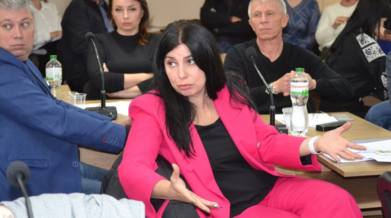 Депутати засумнівалися, чи потрібно міському голові аж три заступники? 32 сесія міськради