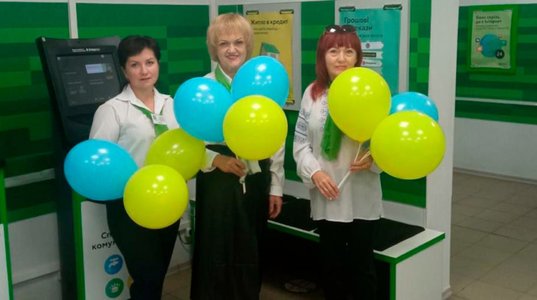 Відділення ПриватБанку відновило роботу в деокупованому Шевченковому