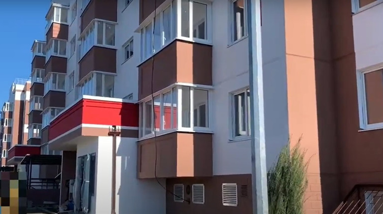 Окупанти показали як виглядає будинок, побудований ними у Волновасі. Відео