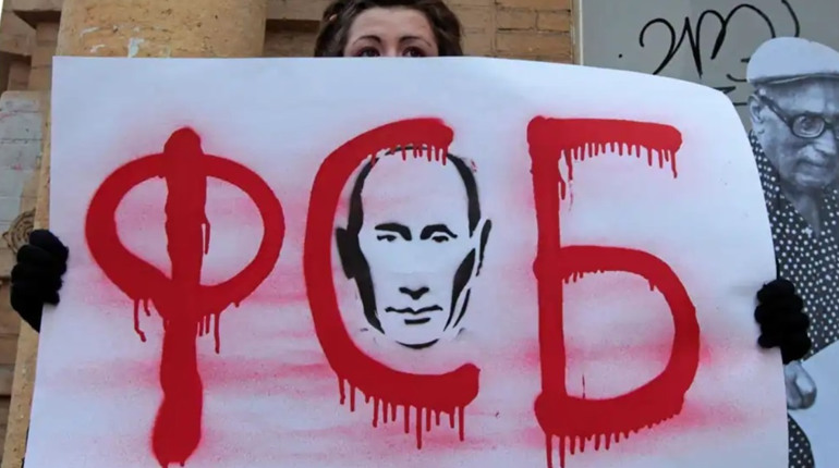 На Луганщині затримали шпигунку ФСБ, яка хотіла співпрацювати з СБУ. Що отримає "подвійна агентка"