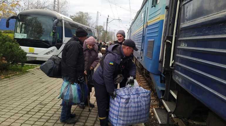 Обов'язкова евакуація з Донеччини: скільки людей виїхало з Торецької громади