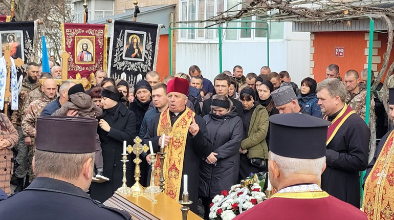 У Заводському Чортківського району провели в останню путь воїна Штурму Віктора