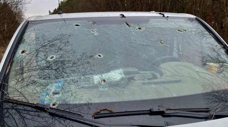Ворожий снаряд влучив в автівку у Кураховому: є жертви. Обстріли і Курахівську ТЕС