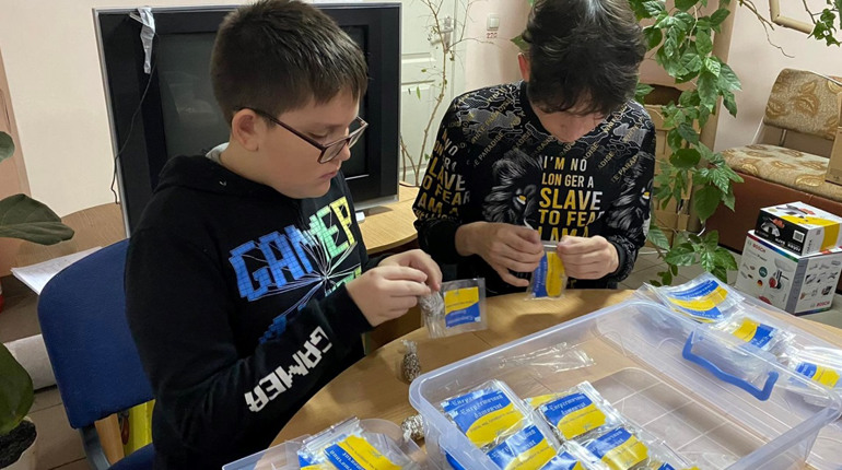 У Сарнах виготовляли солодощі для військових
