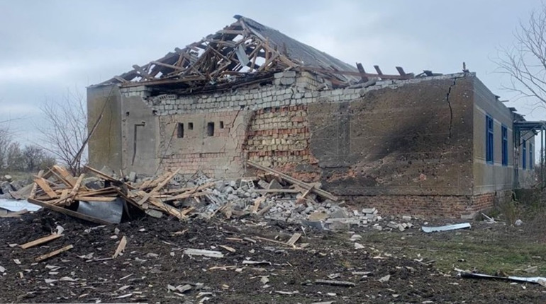 Через обстріли в Гуляйполі горіли будинки та сільгосптехніка