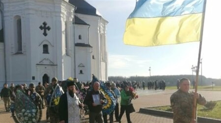 На Ніжинщині попрощалися з солдатом Володимиром Дзюбою