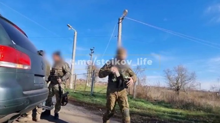 Поруч з Гуляйполем журналісти, які привезли гумдопомогу, потрапили під обстріл