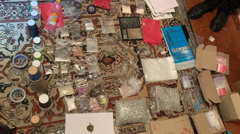 Наркотиків на 1,5 мільйона гривень: в Одесі затримали наркодилера, який торгував психотропами