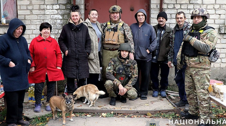 "Білі Янголи" показали життя людей під щоденними обстрілами у Великій Новосілці. Відео