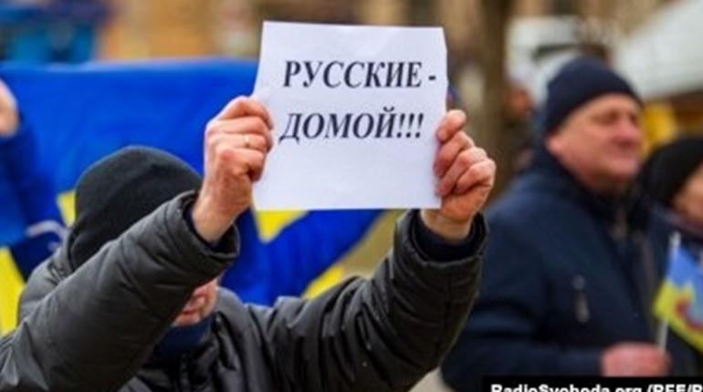 Евакуація зрадників та посіпак: із Залізного Порту росіян перевезли до Скадовська