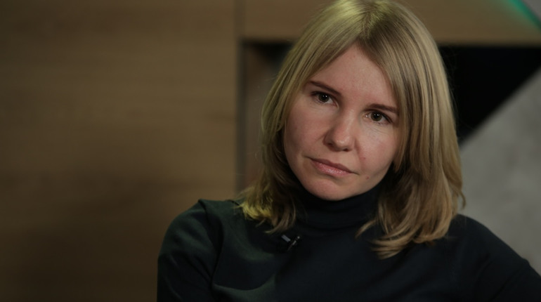 "Плакала, коли на блокпосту військові подарували тюльпани": Ольга Кунтиш у проєкті “Життя в облозі”