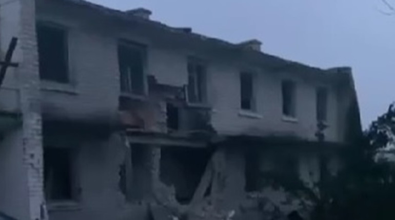 "Приліт" по базі окупантів у селі Красне на Скадовщині. Відео