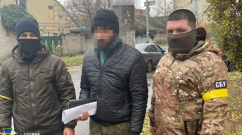 СБУ затримала у Херсоні двох колаборантів з колишнього «мвд рф», які викрадали українців до катівень