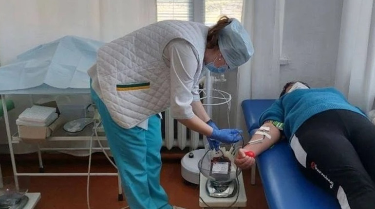 Колаборанти обманом збирають кров у Мелітопольців, говорячи, що вона для українців