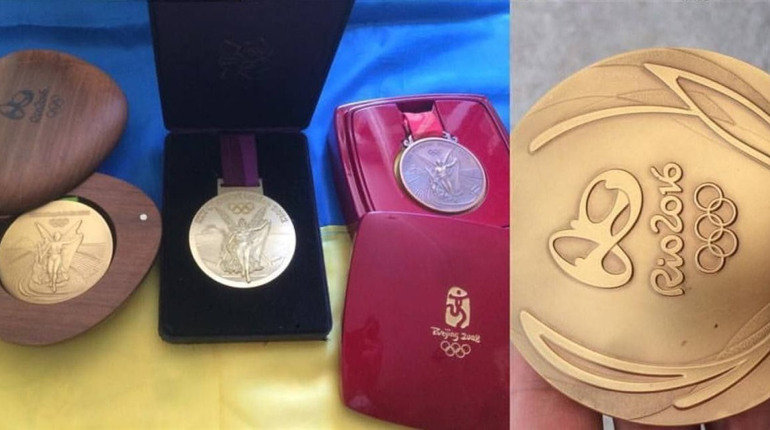 Спортсмен з Южного виставив свої нагороди на аукціон