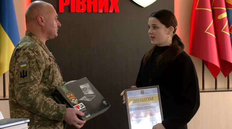 Дев'ятикласниця з Ніжинської гімназії №1 стала однією з переможців конкурсу патріотичного відео