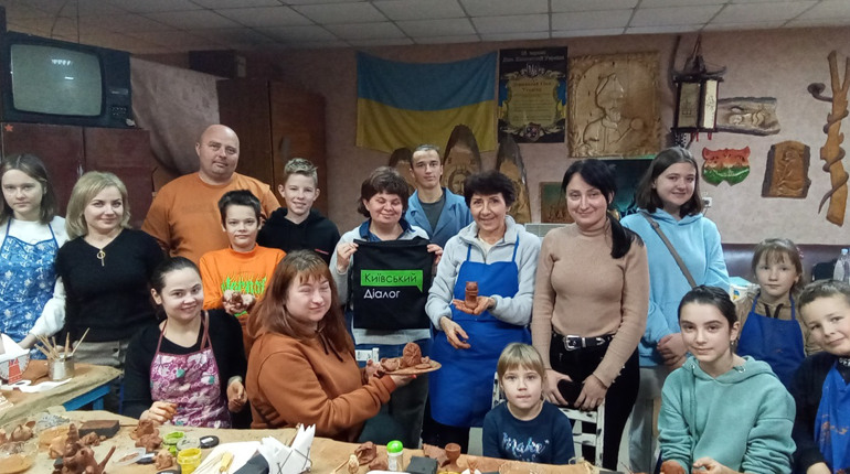 Допомога переселенцям, підтримка військових і розвиток туризму: чим живе Барська громада