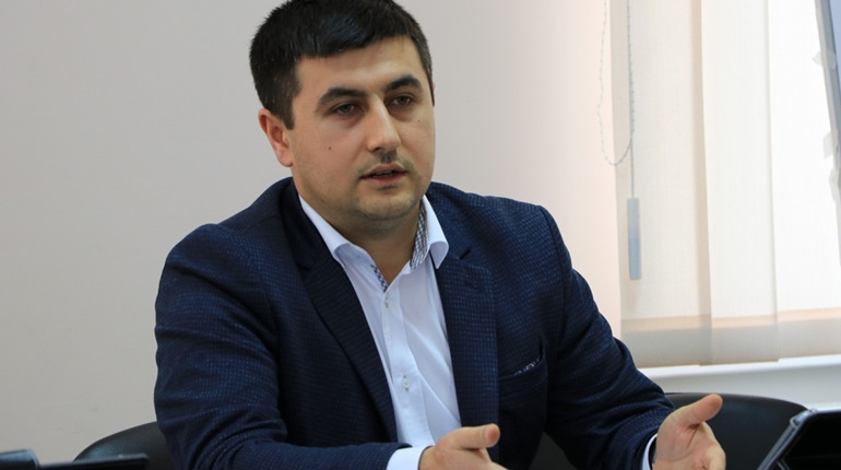 Корюківський міський голова Ратан Ахмедов наголошує, що наші вигоди залежать від ситуації в країні