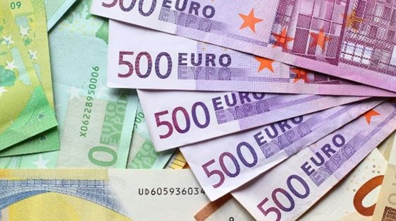 Чи варто переводити заощадження в євро на фоні його подорожчання
