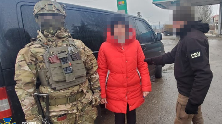 СБУ затримала зрадниць, які коригували вогонь у Торецьку та Бахмуті