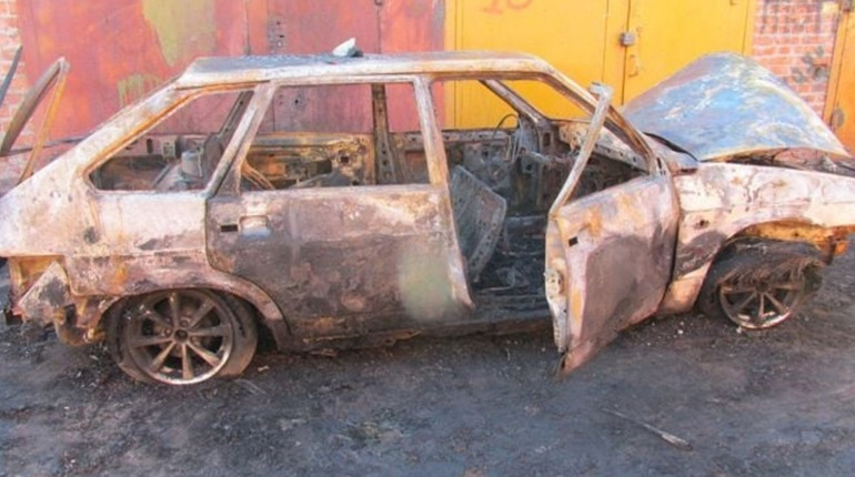 За містом знайшли спалене авто ексначальника поліції Мелітополя