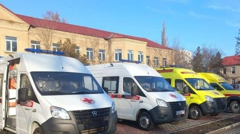 У Мелітополь окупанти завезли 90 швидких для вивезення поранених солдат