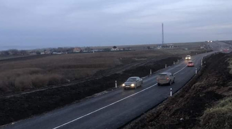 На під’їзді до Херсону відкрито рух першим об’їздом зруйнованого мосту