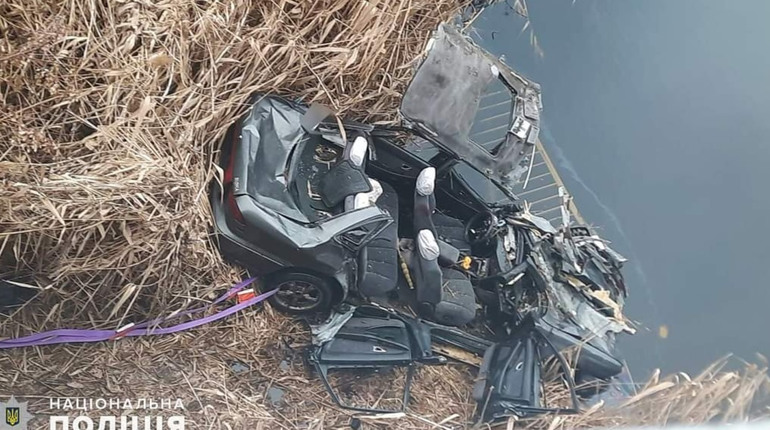 Смертельне ДТП у Первомайському районі: всі пасажири загинули, з них двоє дітей