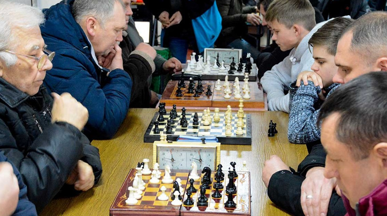 На турнір пам'яті Петра Коваля в Кагарлику зібралися 35 шахістів