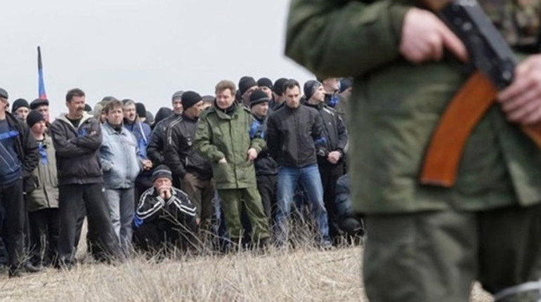 Окупанти на Луганщині посилили мобілізацію. Гребуть всіх підряд