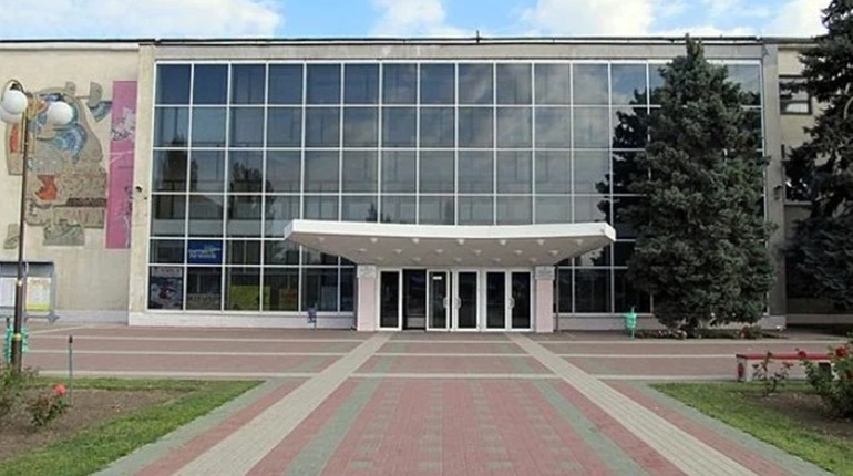 У Мелітополі окупанти анонсують "грандіозний" ремонт ПК Шевченка