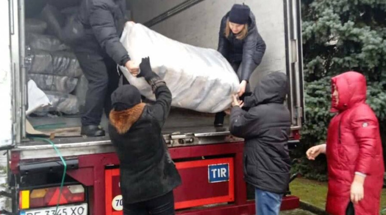 Не лише гуманітарну, а й медичну, психологічну, юридичну допомогу надають жителям Херсонщини