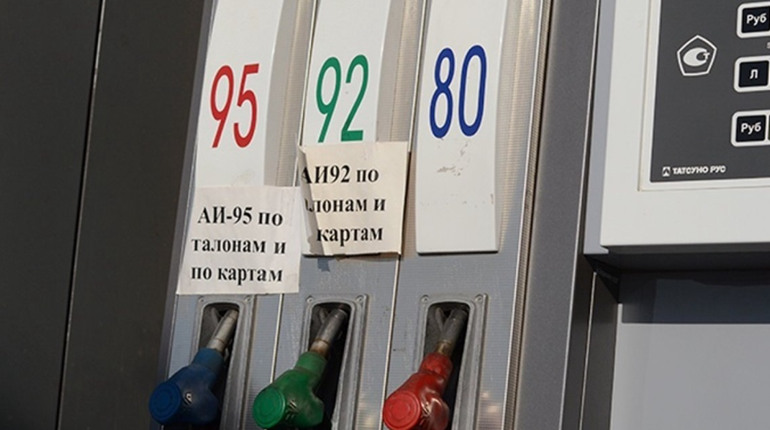 На окупованій Луганщині почалися проблеми з паливом. Бензин - за талонами