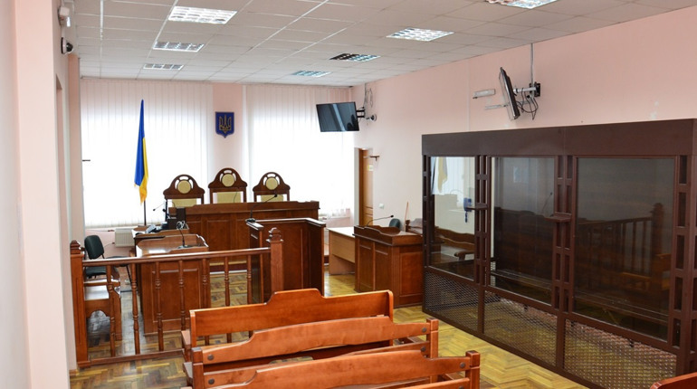Двох жителів Лозової засуджено за викрадення мобільних телефонів. Який вирок отримали