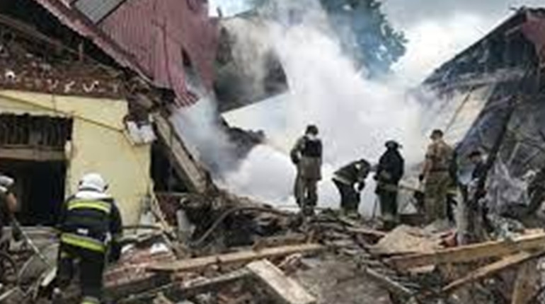Обстріли Куп'янщини: у Дворічній горіли господарчі споруди та пошкоджено будинок