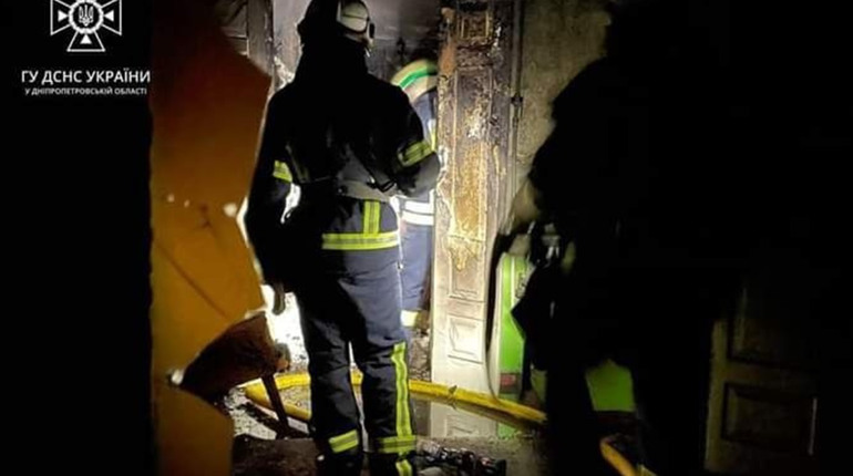 Смертельна пожежа у П’ятихатках: в палаючому будинку згоріла жінка