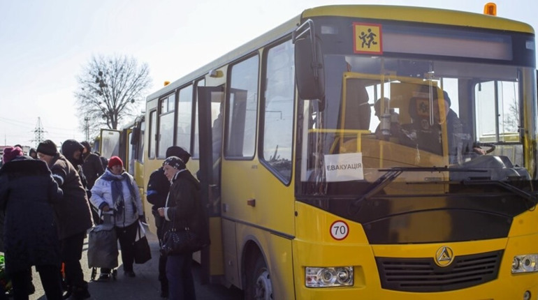Жителів Курахового з 10 січня безкоштовно евакуюватимуть до Дніпра і Кривого Рогу. Як виїхати