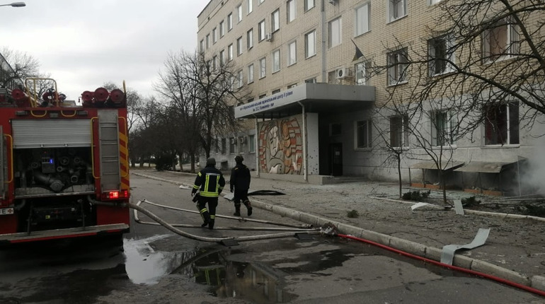 Окупанти з важкої артилерії гатять по житловим будинкам та цивільним об’єктам на Херсонщині
