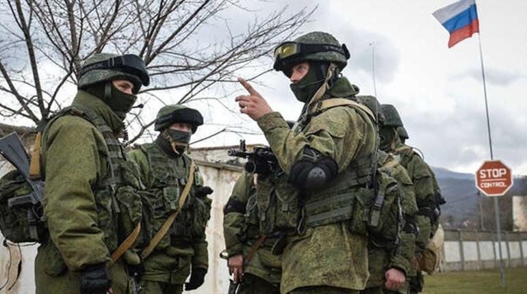 Росіяни тероризують жителів окупованої Херсонщини за проукраїнську позицію